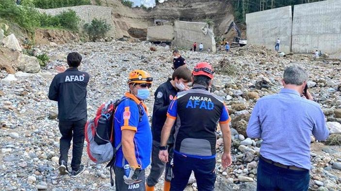 Sel felaketinde hayatını kaybedenlerin sayısı 81 oldu