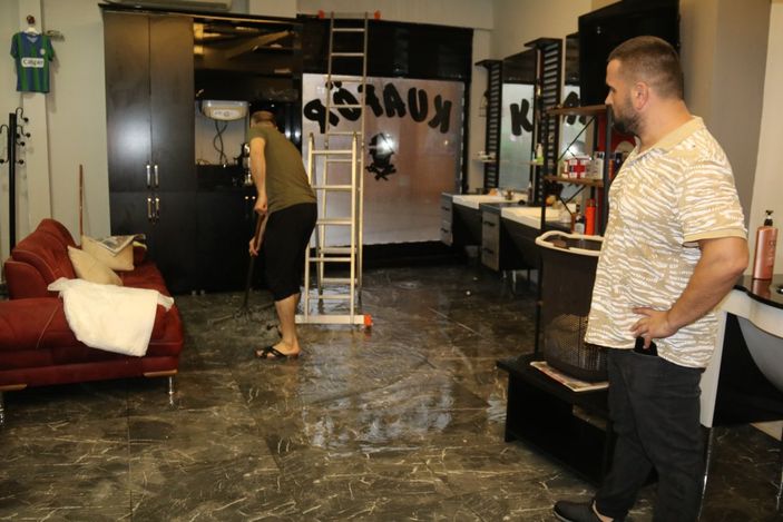 i Rize’de sağanak yağış etkili oldu