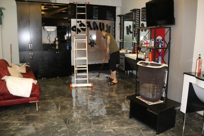 i Rize’de sağanak yağış etkili oldu