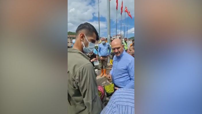 Kastamonulu teyzelerden Süleyman Soylu ve ekiplere ayran ikramı