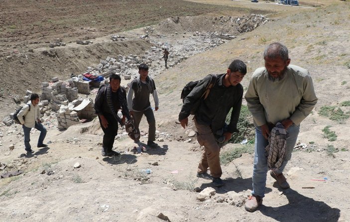 Afgan göçmenler zorlu yolculuğu anlattı
