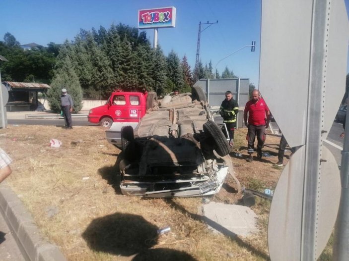 Kırklareli'nde kamyon ile otomobil çarpıştı: 3 yaralı