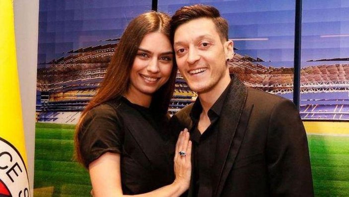 Amine Gülşe eşi Mesut Özil için takım değiştirdi