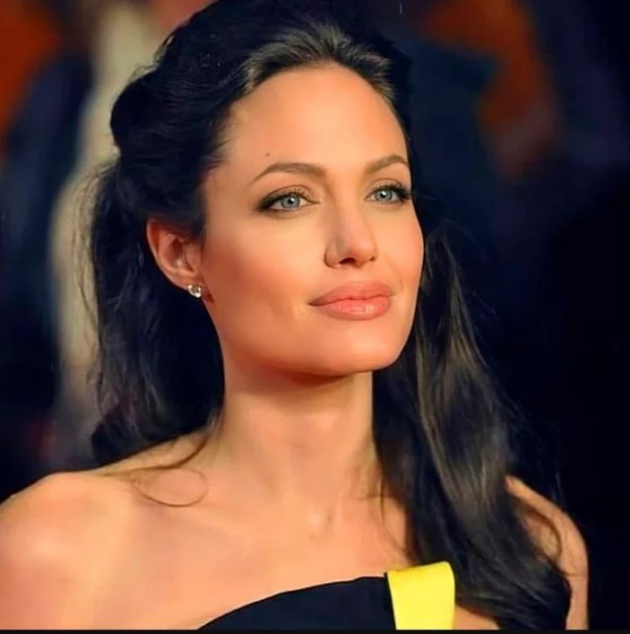 Angelina Jolie, Afganistan için Instagram hesabı açtı