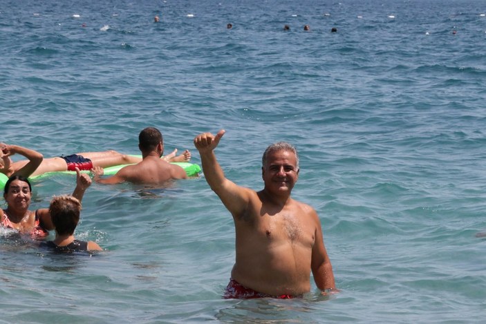 Antalya’da, Konyaaltı Sahili'nde boş yer kalmadı