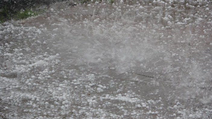 Ardahan'da dolu yağışı sele neden oldu