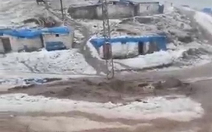 Ardahan'da dolu yağışı sele neden oldu