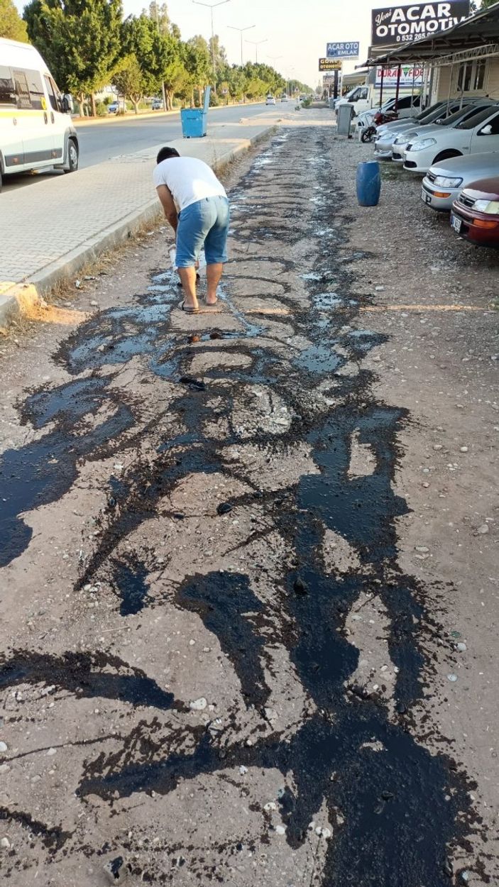 Antalya'da tozdan bıkan esnafın ilginç çözümü