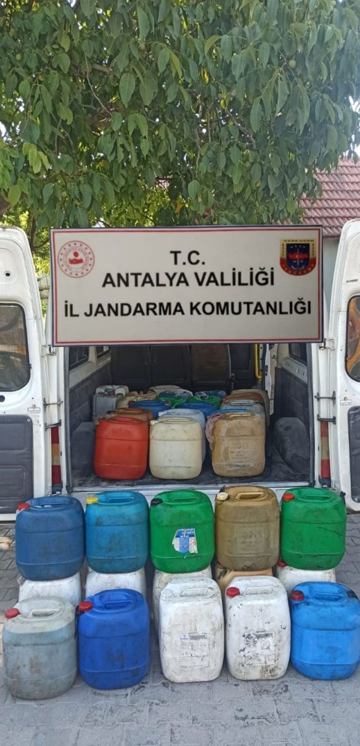 i Antalya'da mazot hırsızlığına suçüstü: 2 gözaltı
