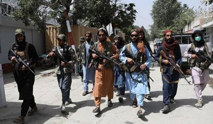 Afganistan'da 3 ilçenin kontrolü Taliban'dan yerel gruplara geçti