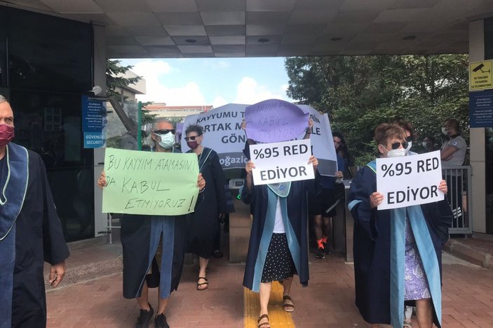 Boğaziçi Üniversitesi'nde akademisyenlerin eylemi devam ediyor