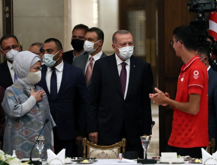 Cumhurbaşkanı Erdoğan, milli sporcularla bir araya geldi