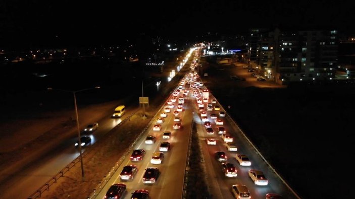 Kırıkkale'de 43 ilin geçiş güzergahında trafik kilitlendi
