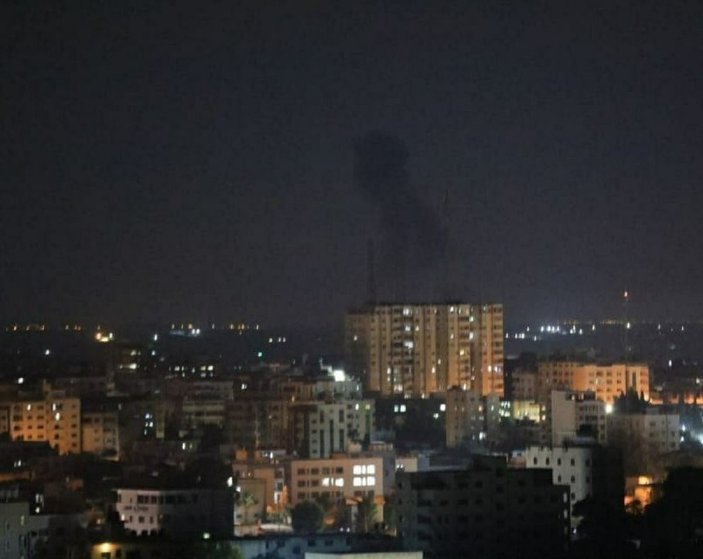 İsrail savaş uçakları, Gazze Şeridi'ni bombaladı