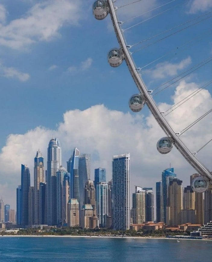 Dubai'de 1750 kişilik dünyanın en büyük dönme dolabı