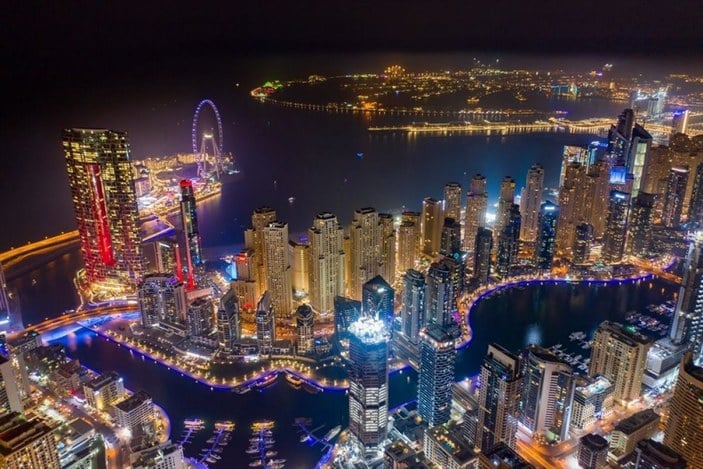 Dubai'de 1750 kişilik dünyanın en büyük dönme dolabı
