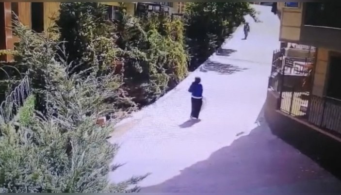 Kağıthane’de, kadın hırsızın çelik kasa ile imtihanı kamerada