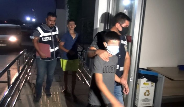 Adana’da 3 çocuk, çalıntı elektrikli bisikletle cep telefonu çaldı