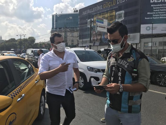 Eminönü’nde sivil ekipler taksileri denetledi
