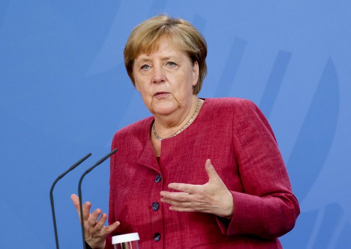 Angela Merkel: ABD olmadan tahliyelere devam edemeyiz