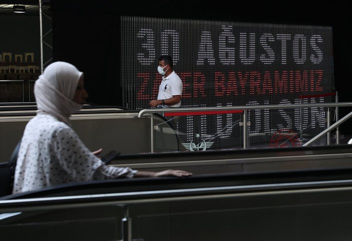 İstanbul'da 30 Ağustos Zafer Bayramı'na özel dijital gösterim