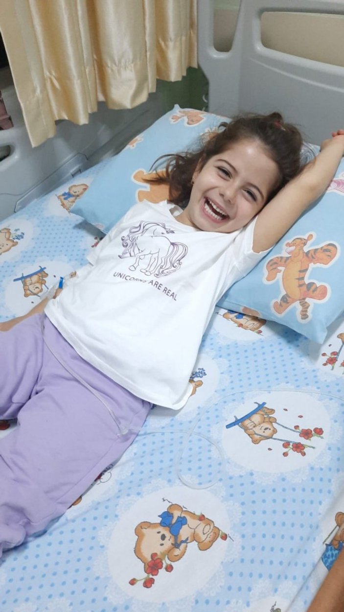 Rize’de lösemi hastası 6 yaşındaki Elisa, koronavirüse yenildi