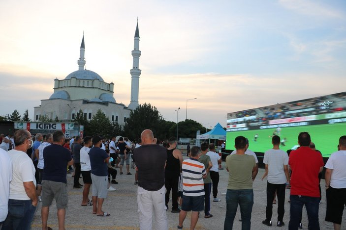 Gurbetçilere Kapıkule'de maç keyfi