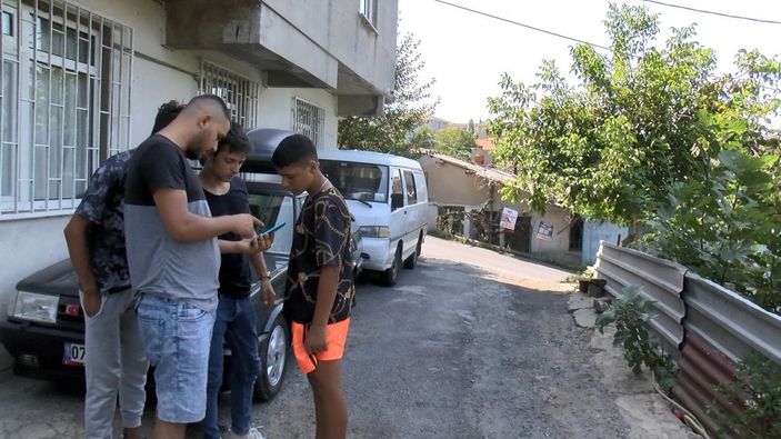 d Sarıyer’de arabanın motorunu çalınma anları kamerada