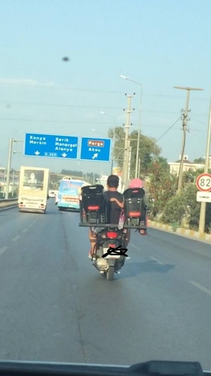 Antalya’da motosiklet üzerinde ‘pes’ dedirten yolculuk