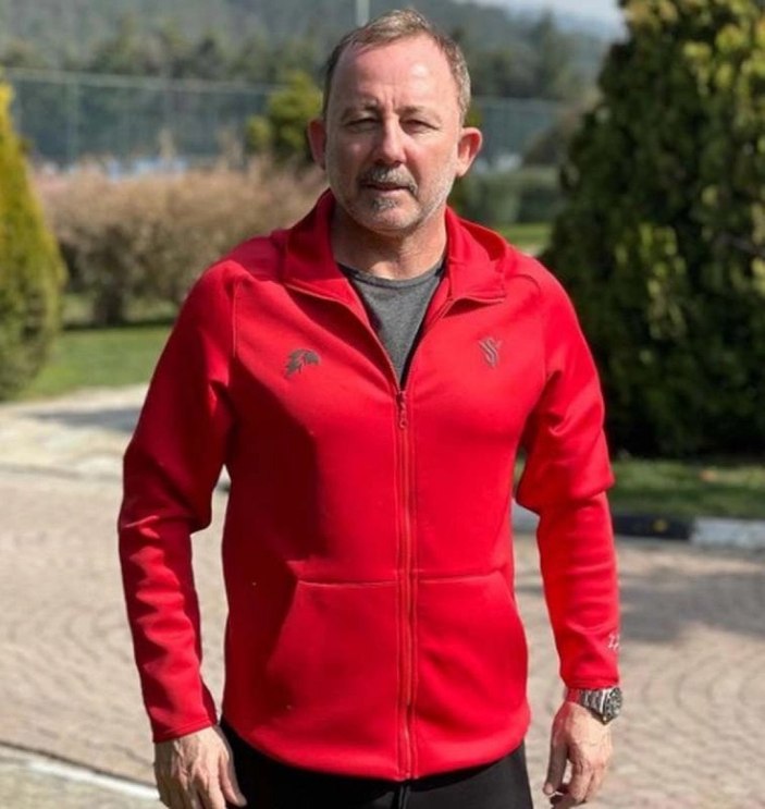 Futbolda kazandı ama aşkta kaybetti! Sergen Yalçın ve sevgilisi Lisaveti Karibskaya birbirini sildi