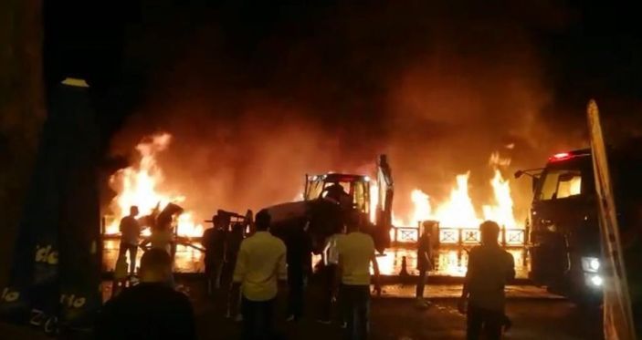 Düzce'deki ahşap kafede başlayan yangın restorana sıçradı