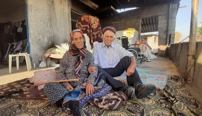 Antalya'daki yangından sonra yaşlı çift yeni evlerine kavuştu