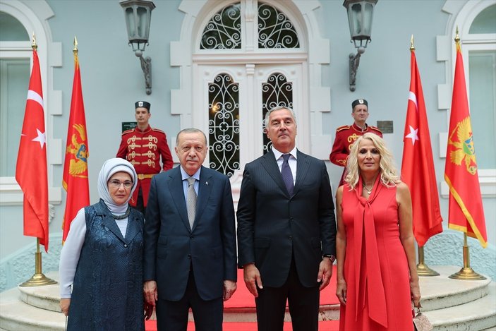 Karadağ'da, Cumhurbaşkanı Erdoğan'dan 2022 Dünya Kupası mesajı