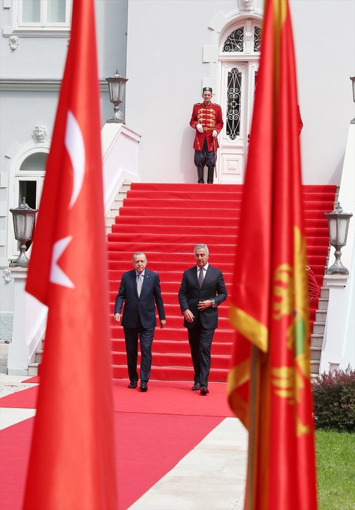 Karadağ'da, Cumhurbaşkanı Erdoğan'dan 2022 Dünya Kupası mesajı