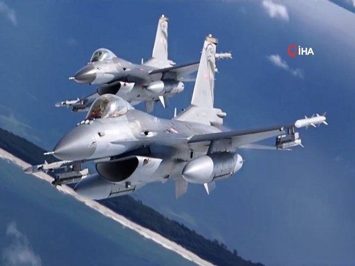 Türk F-16'ları Polonya semalarında