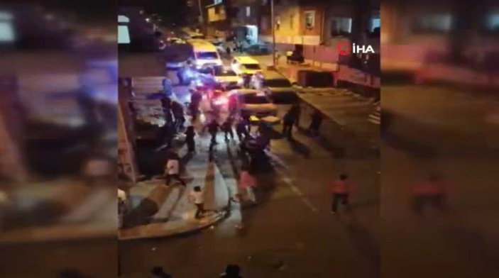 Sultangazi'de yüksek sesle eğlence yapan şahıslar polise saldırdı