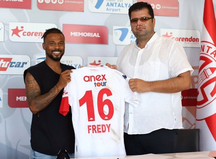 Antalyaspor, Fredy ile 3+1 yıllık sözleşme yeniledi