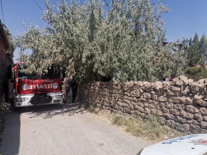 Kayseri'de annesinden para alamayan şahıs evini yaktı