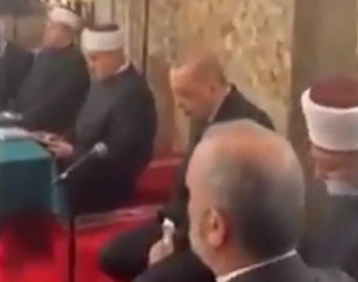 Cumhurbaşkanı Erdoğan, Bosna'da Kur'an tilaveti verdi