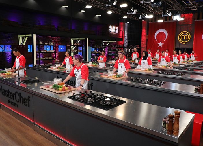 MasterChef'te kaptanlık oyununu kim kazandı? 30 Ağustos mavi ve kırmızı takım kaptanı...