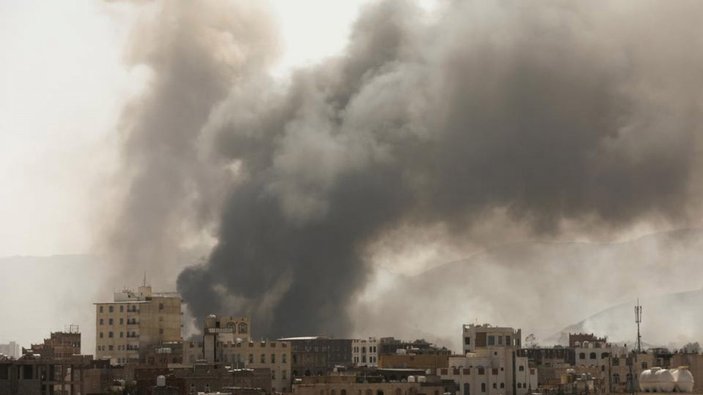Yemen'de Husiler askeri üsse saldırdı: 30 ölü 106 yaralı