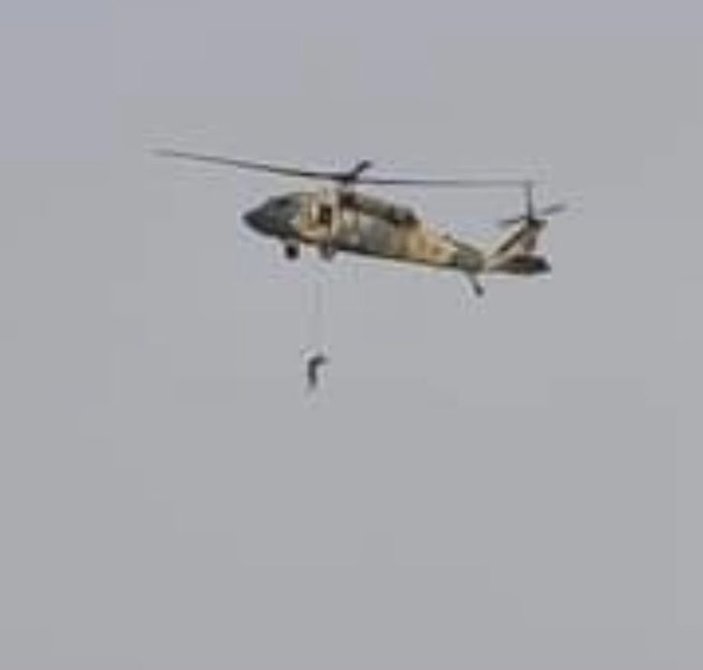 Taliban Amerika'ya çalışan Afganları ABD'ye ait helikopterlerle asıyor iddiası