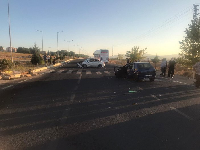 Elazığ'da 2 ayrı kaza: 12 yaralı