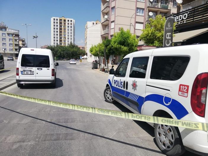 i Karaman'da husumetlisi ile karşılaşan genç silahla vuruldu