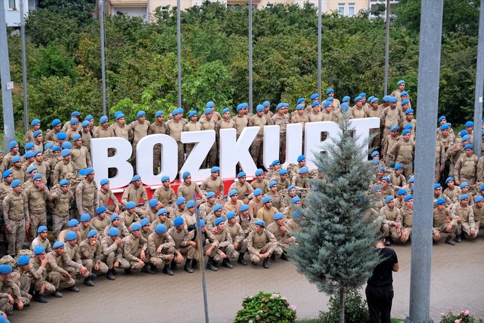 Bozkurt'ta görev yapan komandolardan bölgeye marşlı veda