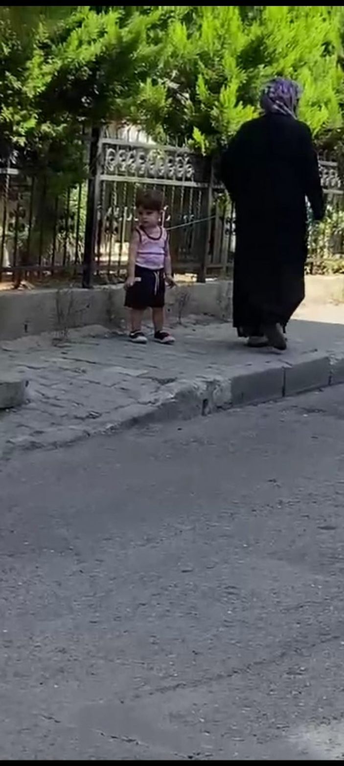 d Küçükçekmece'de iple çocuk gezdiren kadın