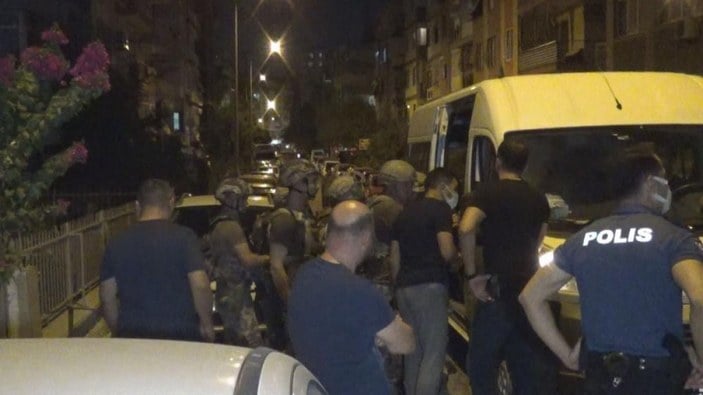 İzmir'de akli dengesi yerinde olmayan anne, polise kapı açmadı