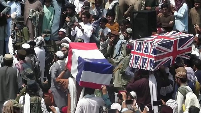 Taliban, ABD, İngiltere ve Fransa bayrağıyla cenaze töreni düzenledi