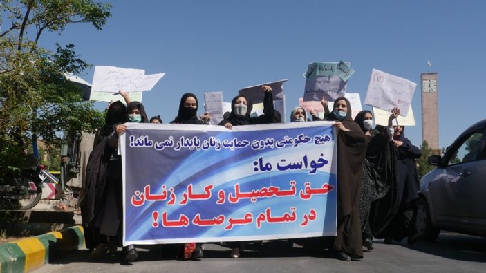 Afganistan'da kadınlar hakları için gösteri yaptı