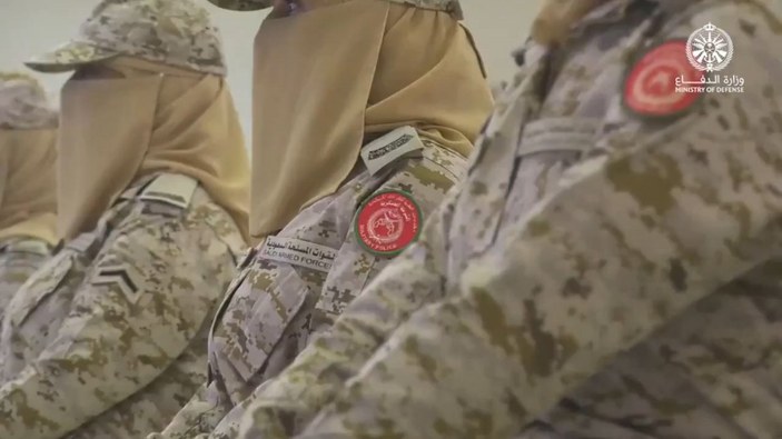 Suudi Arabistan’da ilk: Kadın askerler mezun oldu
